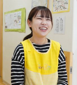 笑顔と成長を支える「第二のわが家」：新卒2年目保育士、奈央先生インタビュー
