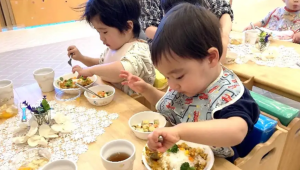 食育に力を入れる「にじいろ保育園」運営のライクキッズ 2月16日を「にじいろの日」に制定！～約150施設でにじいろ給食を提供～