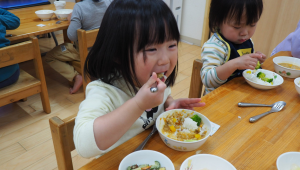 2月16日はライクキッズ「にじいろの日」 約180施設で産地直送野菜を使った“にじいろ給食”を提供