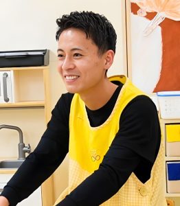 【第二のわが家】3年目新卒保育士・深谷翔平先生が語る、子どもとチームの「愛」が溢れる現場